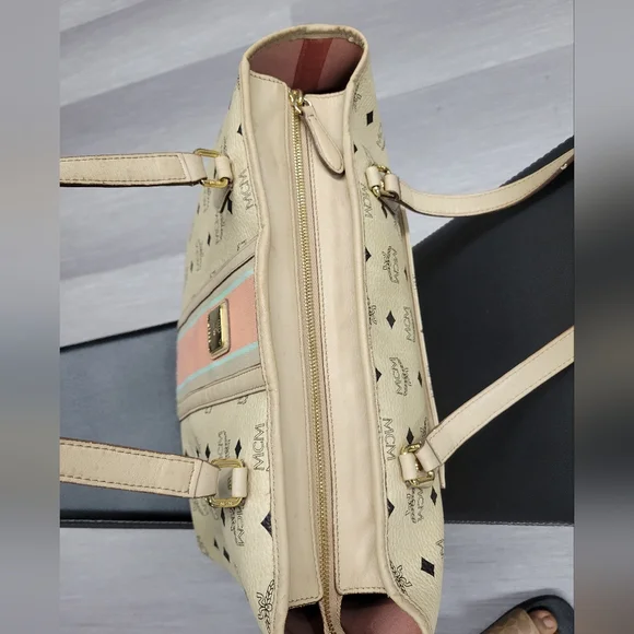 MCM Ltd. Ed. Cream and peach Visetos Zippered Tote - Picture 6 of 13